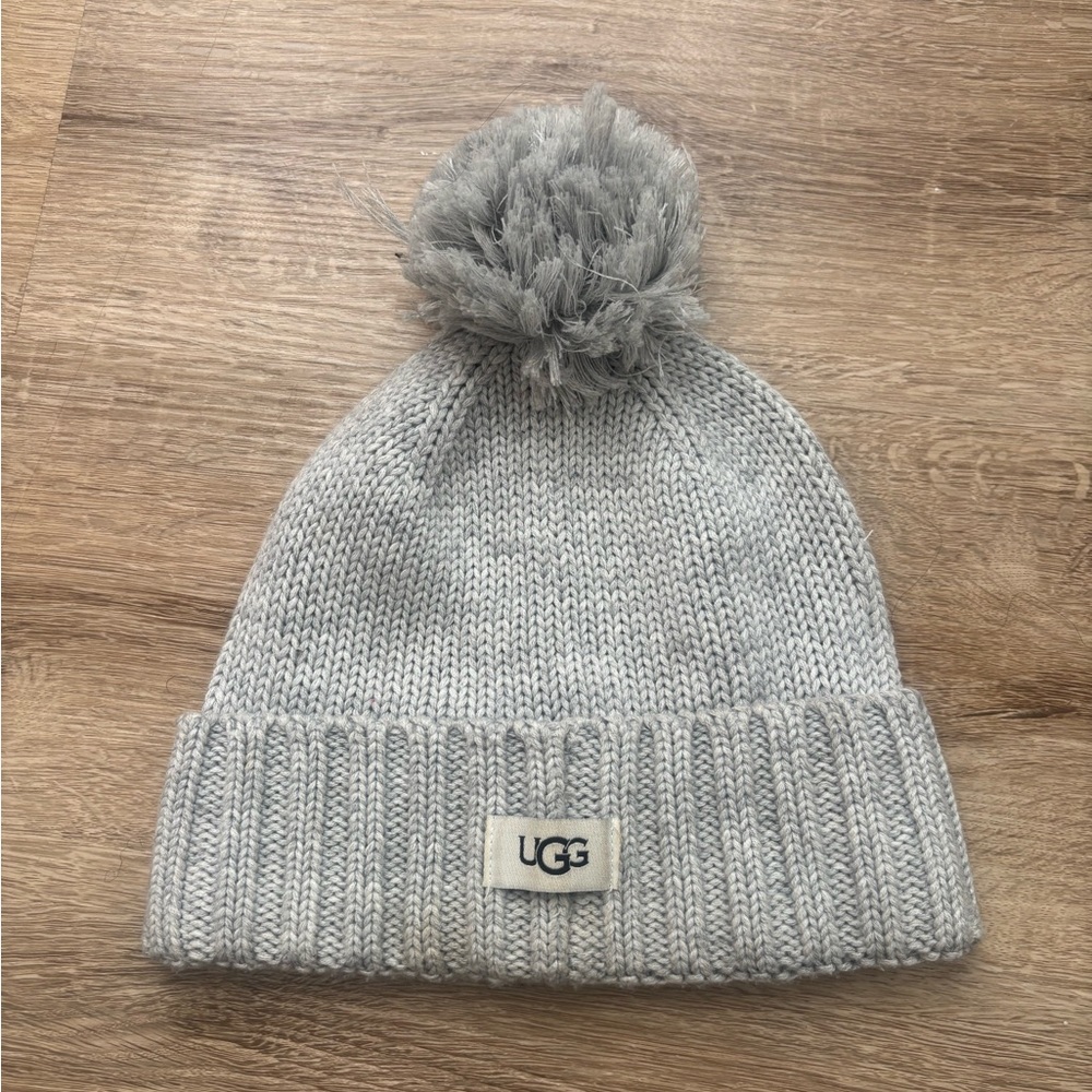 UGG womens Gray Pom-Pom Beanie